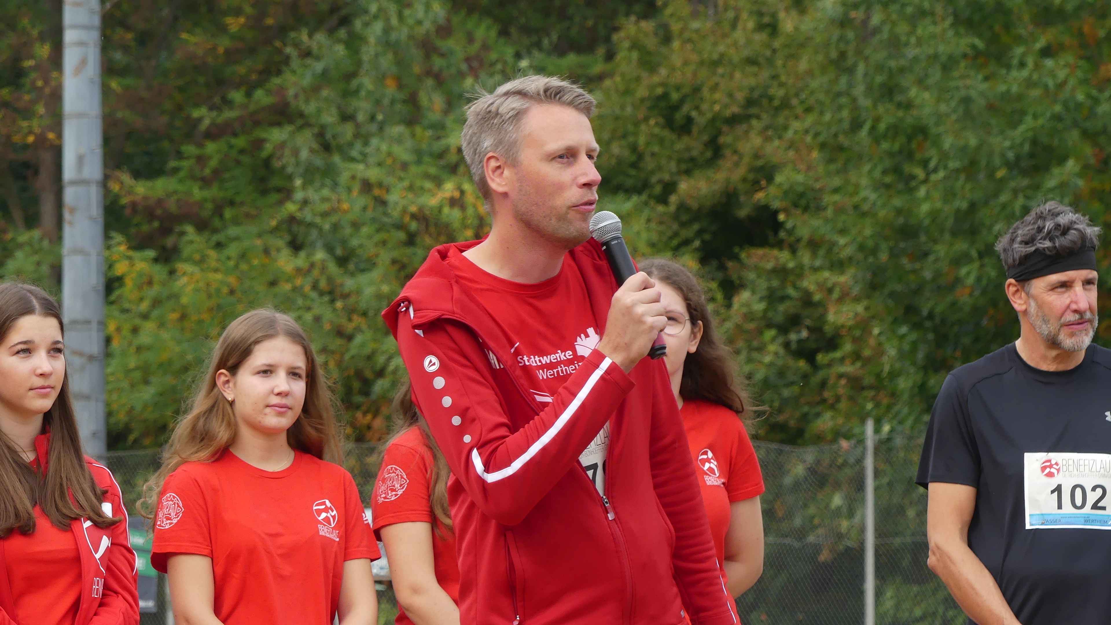 Bild vom 15. Benefizlauf im Jahr 2025. Dies ist das 64. Bild.